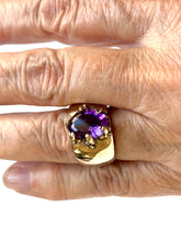 Oval Amethyst ring