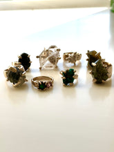 Garden quartz claw set ring