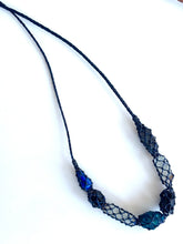 Blues gemstone netted necklace