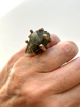 Garden quartz claw set ring